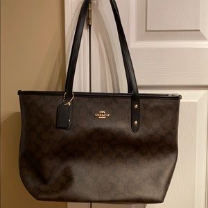 Coach shoulder tote